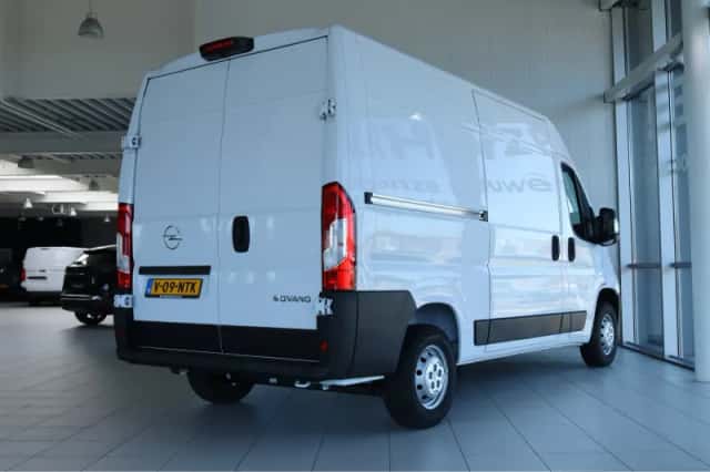 Opel Movano (2024) thumbnail 2