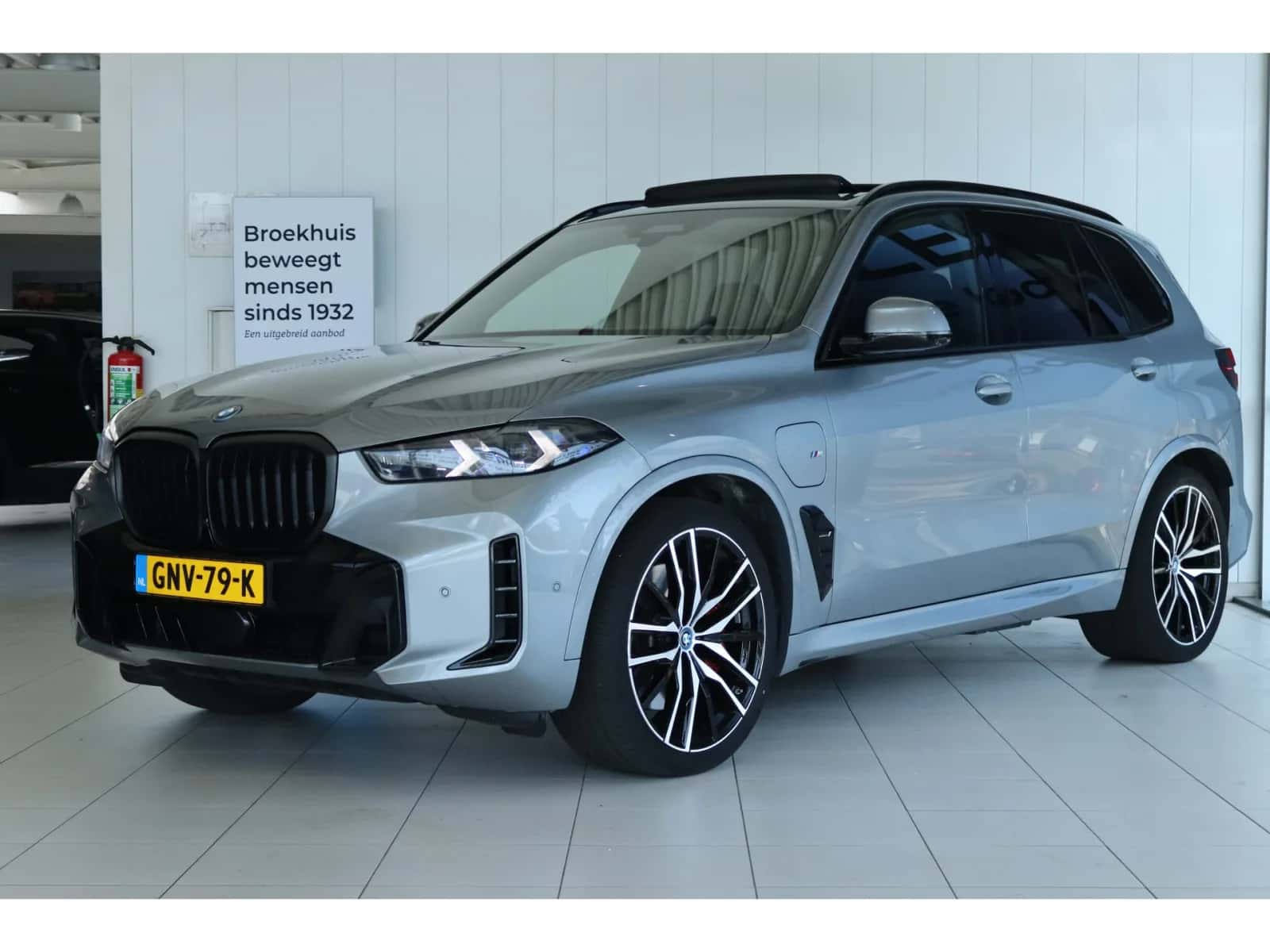 BMW X5 (2024) — foto 1