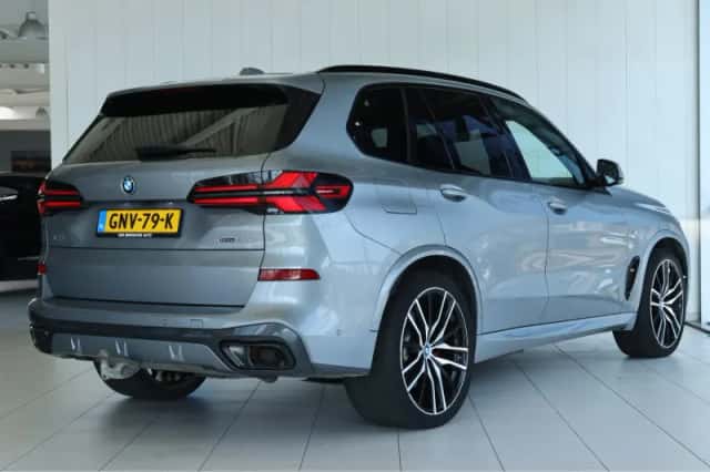 BMW X5 (2024) thumbnail 2
