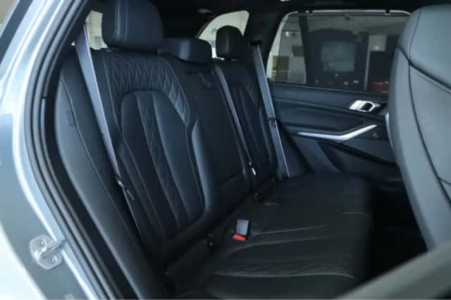 BMW X5 (2024) thumbnail 23