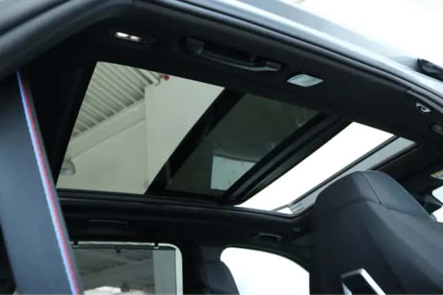 BMW X5 (2024) thumbnail 26