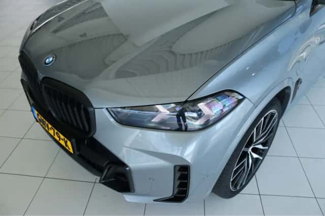 BMW X5 (2024) thumbnail 5