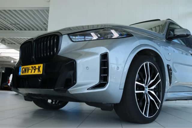 BMW X5 (2024) thumbnail 8