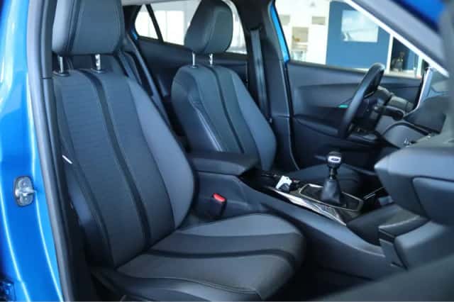 Peugeot 2008 (2021) thumbnail 3