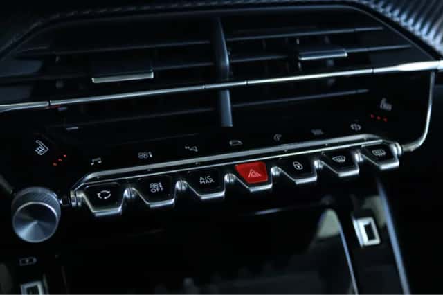 Peugeot 2008 (2021) thumbnail 22