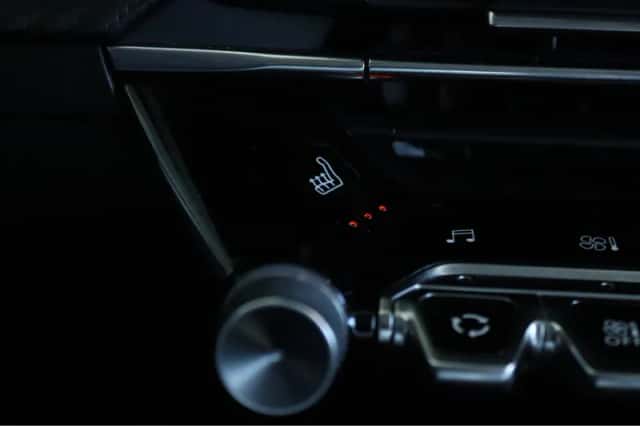 Peugeot 2008 (2021) thumbnail 23