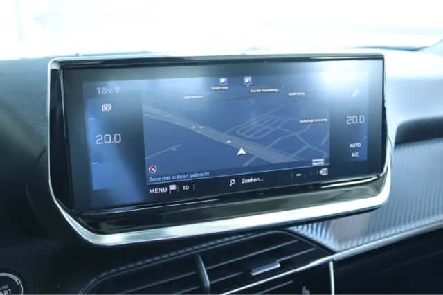 Peugeot 2008 (2021) thumbnail 24