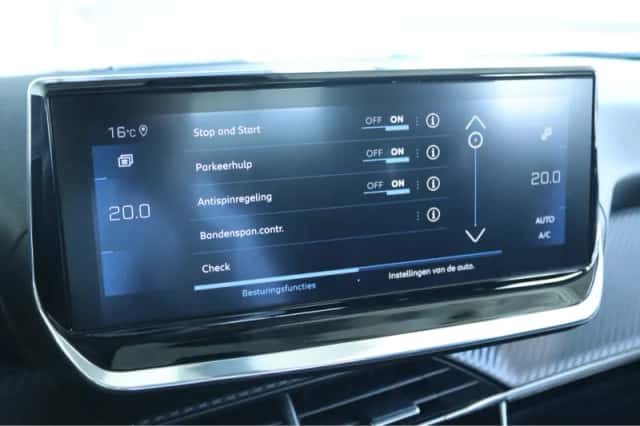 Peugeot 2008 (2021) thumbnail 27