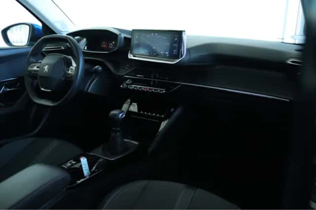 Peugeot 2008 (2021) thumbnail 4