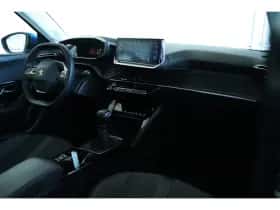 Peugeot 2008 (2021) thumbnail 4