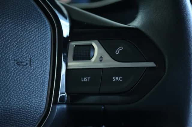 Peugeot 2008 (2021) thumbnail 32