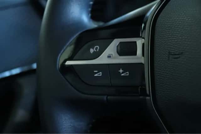 Peugeot 2008 (2021) thumbnail 33