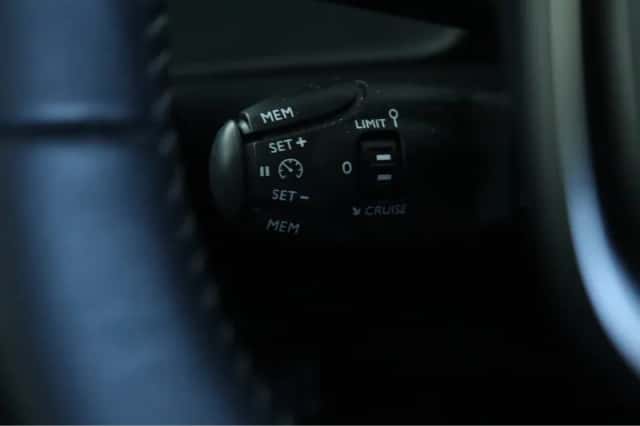 Peugeot 2008 (2021) thumbnail 34