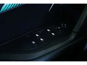 Peugeot 2008 (2021) thumbnail 36