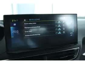 Peugeot 3008 (2023) thumbnail 28