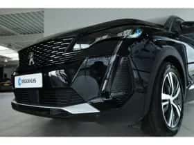Peugeot 3008 (2023) thumbnail 5