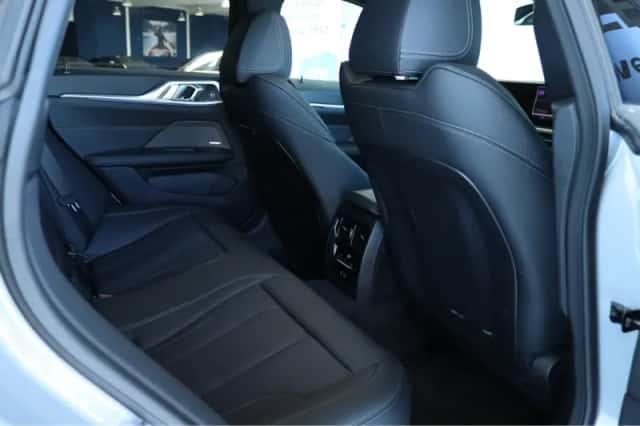 BMW i4 (2025) thumbnail 25