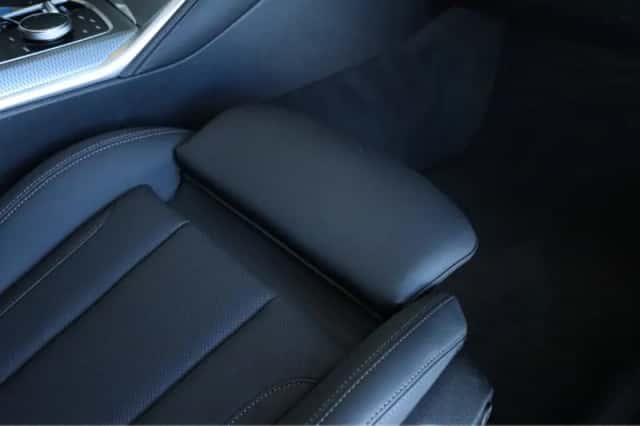 BMW i4 (2025) thumbnail 32