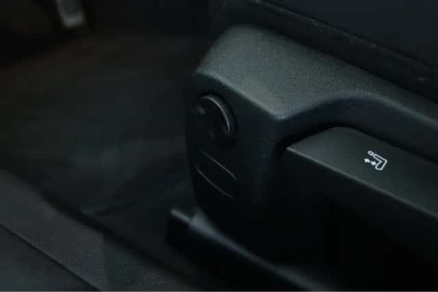 BMW i4 (2025) thumbnail 33