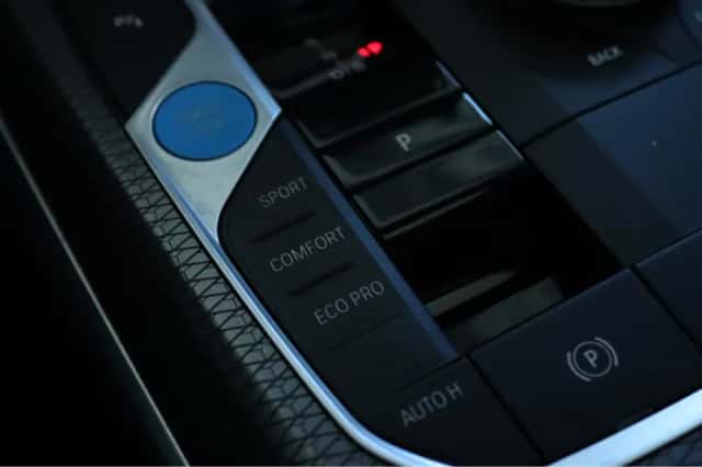 BMW i4 (2025) thumbnail 36