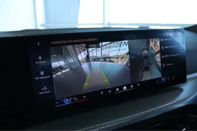 BMW i4 (2025) thumbnail 39