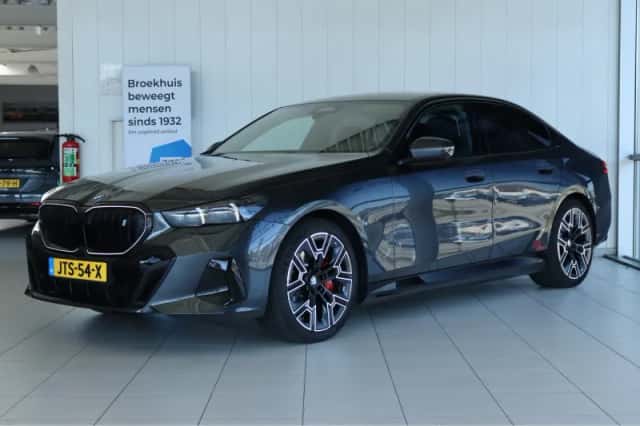 BMW i5 (2026) thumbnail 1