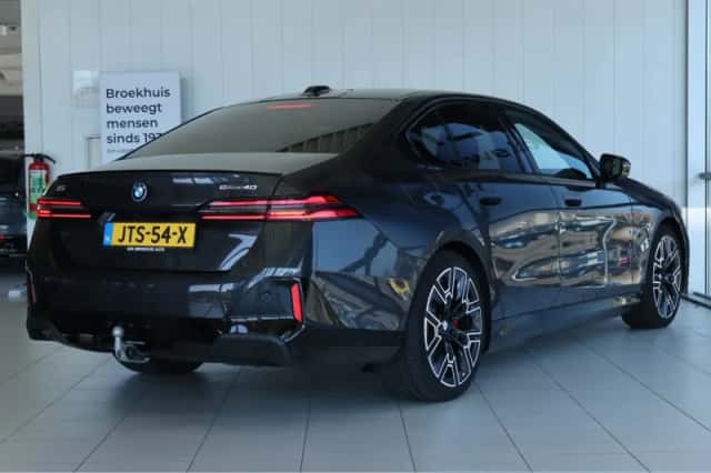BMW i5 (2026) thumbnail 2
