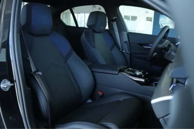 BMW i5 (2026) thumbnail 3