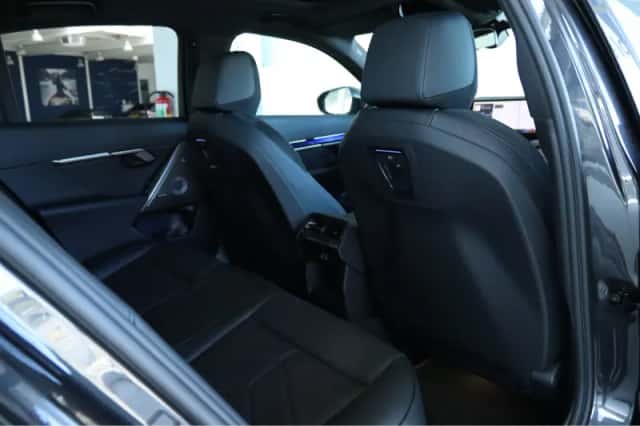 BMW i5 (2026) thumbnail 26