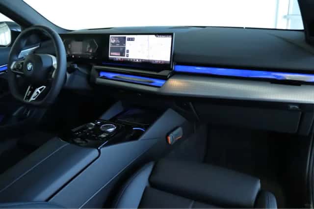 BMW i5 (2026) thumbnail 4
