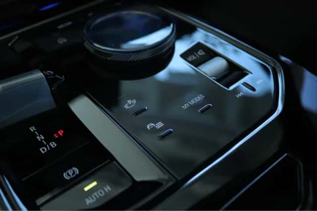BMW i5 (2026) thumbnail 36