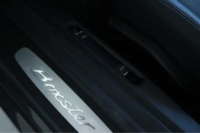 Porsche Boxster (2015) thumbnail 23