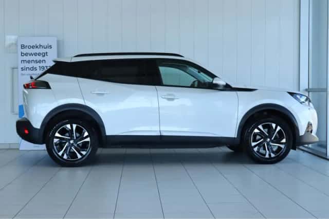 Peugeot e-2008 (2021) thumbnail 11