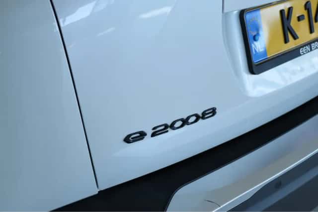 Peugeot e-2008 (2021) thumbnail 13