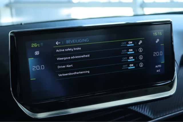 Peugeot e-2008 (2021) thumbnail 25