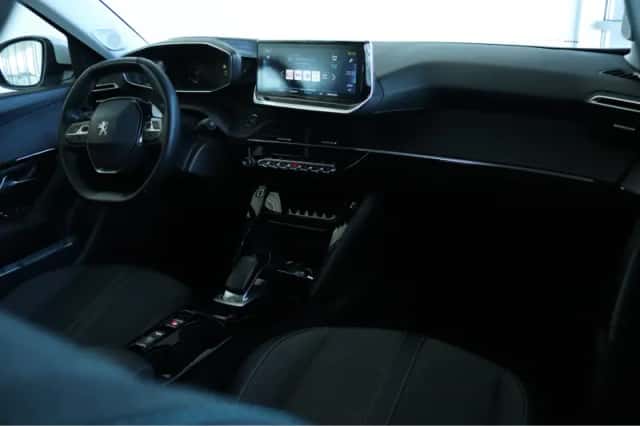 Peugeot e-2008 (2021) thumbnail 4