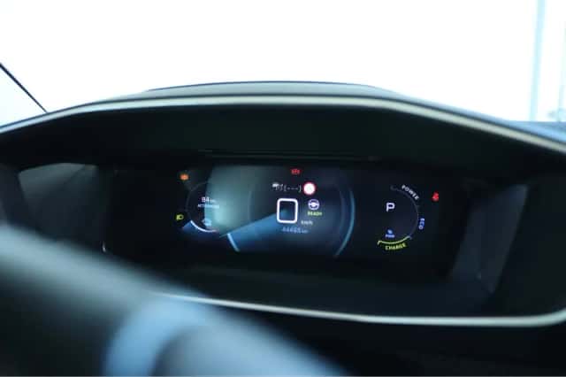 Peugeot e-2008 (2021) thumbnail 34