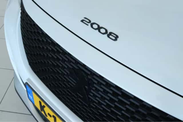 Peugeot e-2008 (2021) thumbnail 6