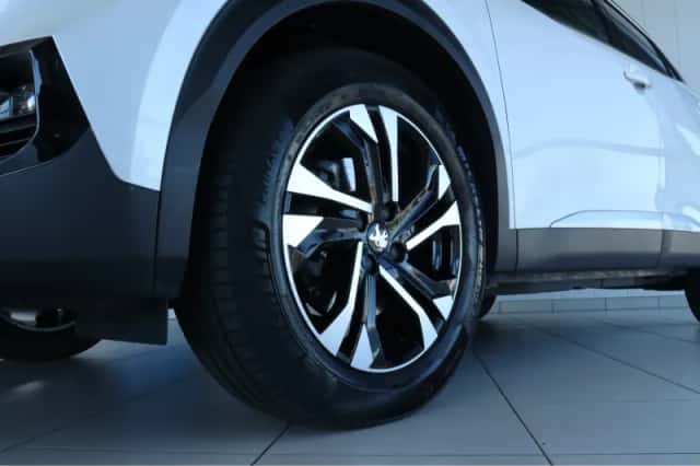 Peugeot e-2008 (2021) thumbnail 7