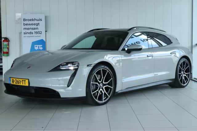 Porsche Taycan (2022) thumbnail 1