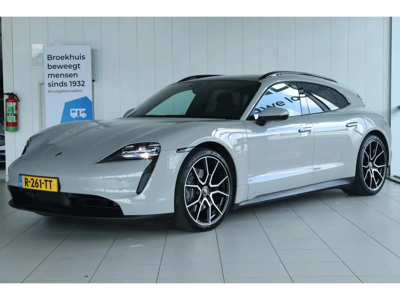 Porsche Taycan (2022) — foto 1