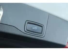 Porsche Taycan (2022) thumbnail 18