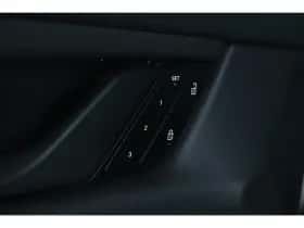 Porsche Taycan (2022) thumbnail 21