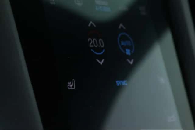 Porsche Taycan (2022) thumbnail 25