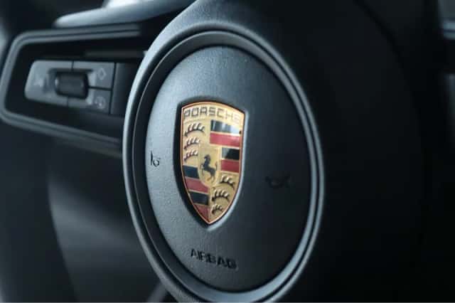 Porsche Taycan (2022) thumbnail 30