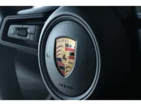 Porsche Taycan (2022) thumbnail 30
