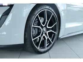 Porsche Taycan (2022) thumbnail 6