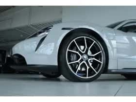 Porsche Taycan (2022) thumbnail 9