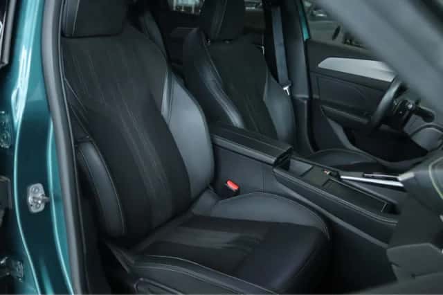 Peugeot 308 (2022) thumbnail 3