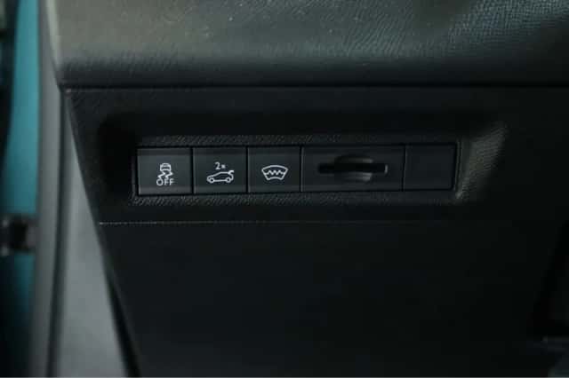 Peugeot 308 (2022) thumbnail 32